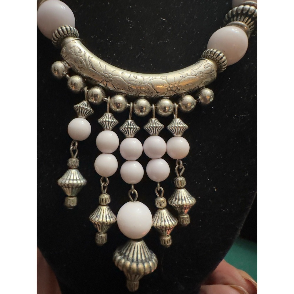 30. Antique Silver White‎ Beaded Necklace